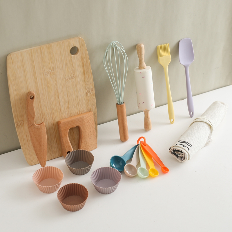 Kids Outdoor Kitchen - モンテッソーリ子供プレイキッチンセットごっこ遊び調理おもちゃセットキッチンおもちゃプレイセット幼児用まな板エプロン子供用